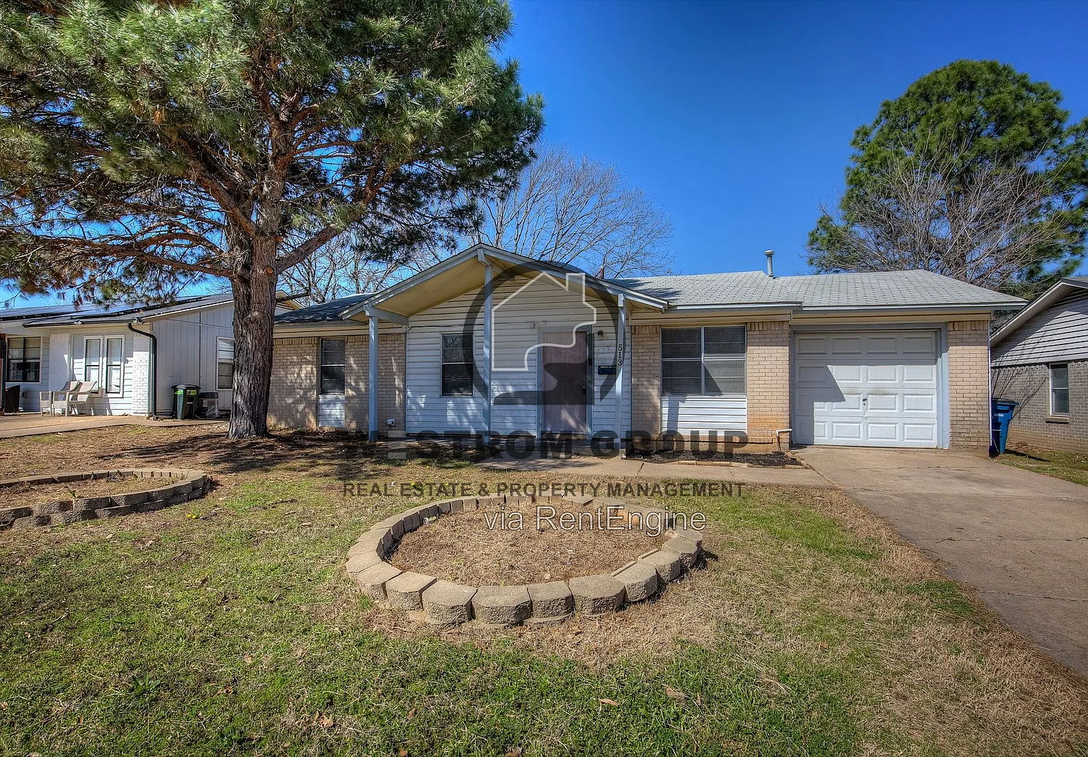 3 bed, 1.0 bath, 999 sqft, $1,695 — Photo 3
