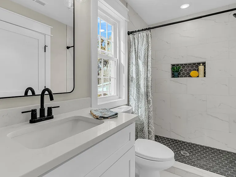 6.5 Addison St — Photo 18