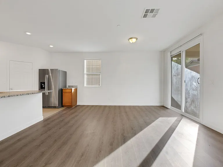 2809 Falling Mist St — Photo 4