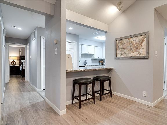 5th image of 1705 Willow Ln