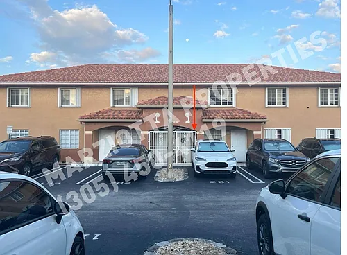 2553 W 76th St #202 Photo 1