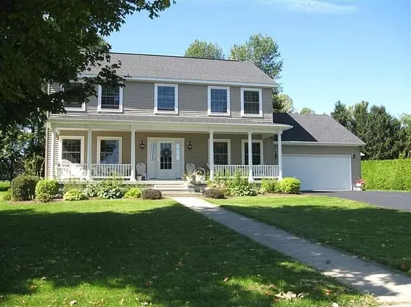 322 Lake St, Rouses Pt, NY 12979