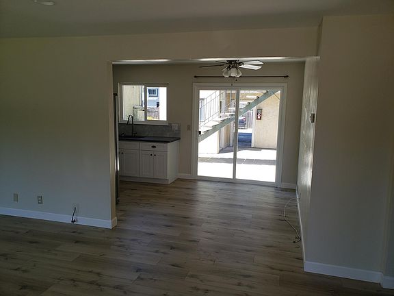 4th image of 3665 Greenlee Dr #1