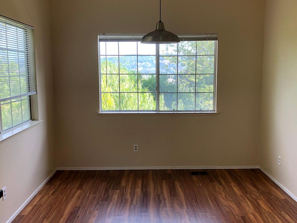 1st image of 1210 Linder Hill Ct