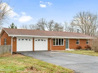 1031 Delmar Dr, Radcliff, KY 40160