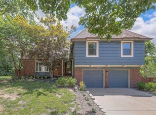 10713 W 98th St, Overland Park, KS 66214