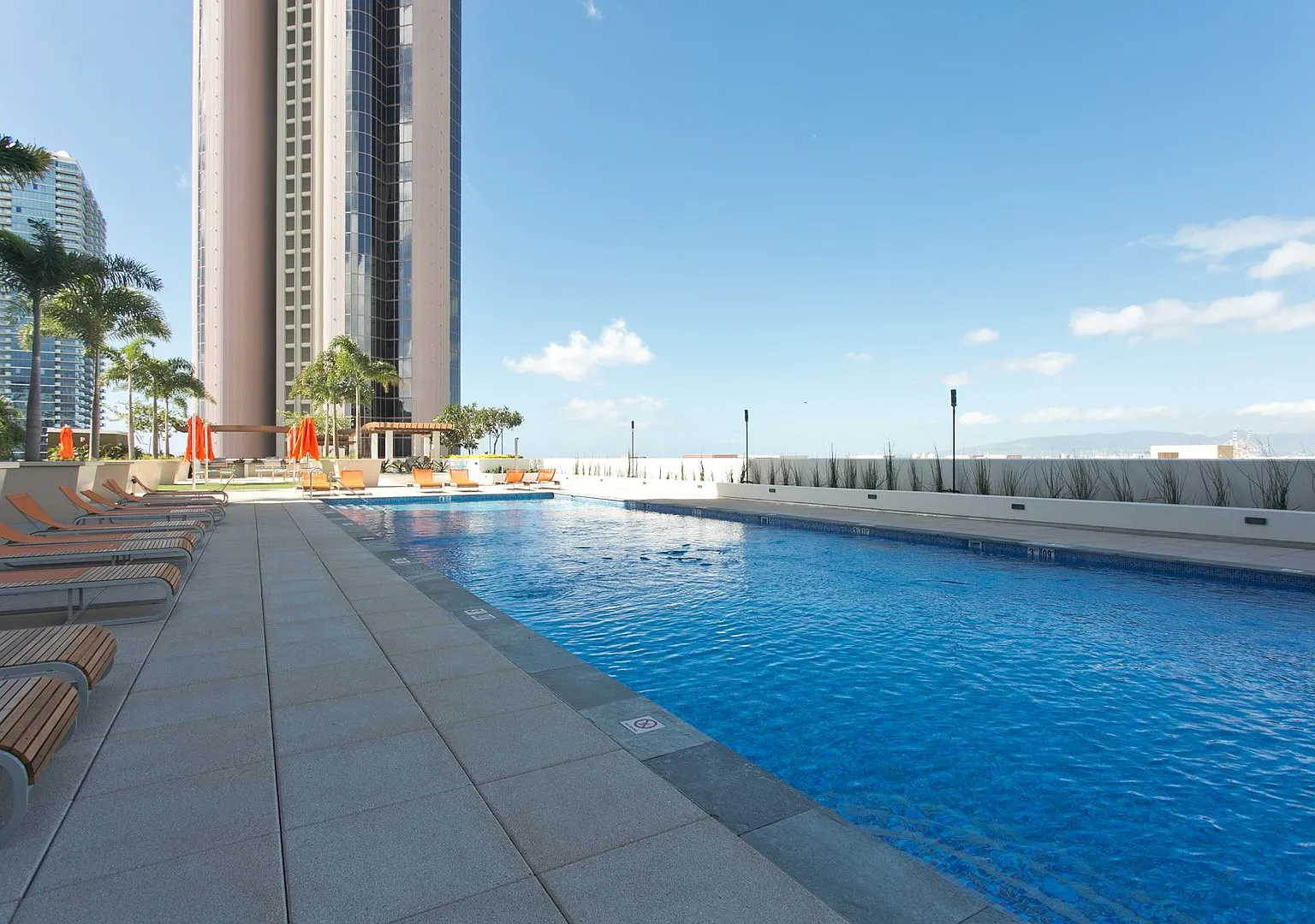 Available September 1st, One Bedroom One Bath Condo in Kakaako — Photo 1
