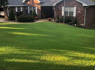 8 Ravenshoe Rd, Rogers, AR 72756