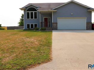 509 E 4th St, Crooks, SD 57020