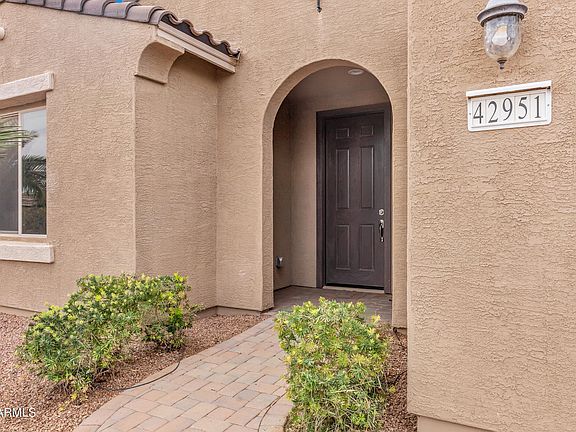 4th image of 42951 W SANDPIPER Drive