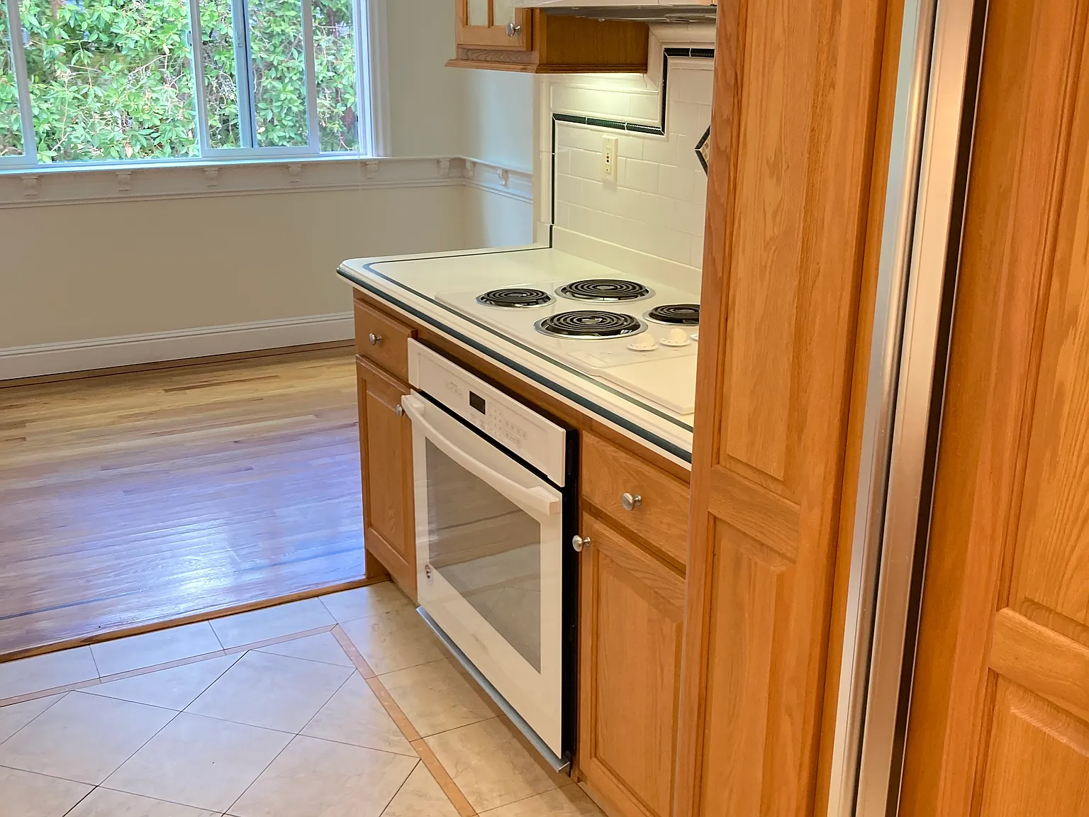 1243 Laurel St — Photo 4