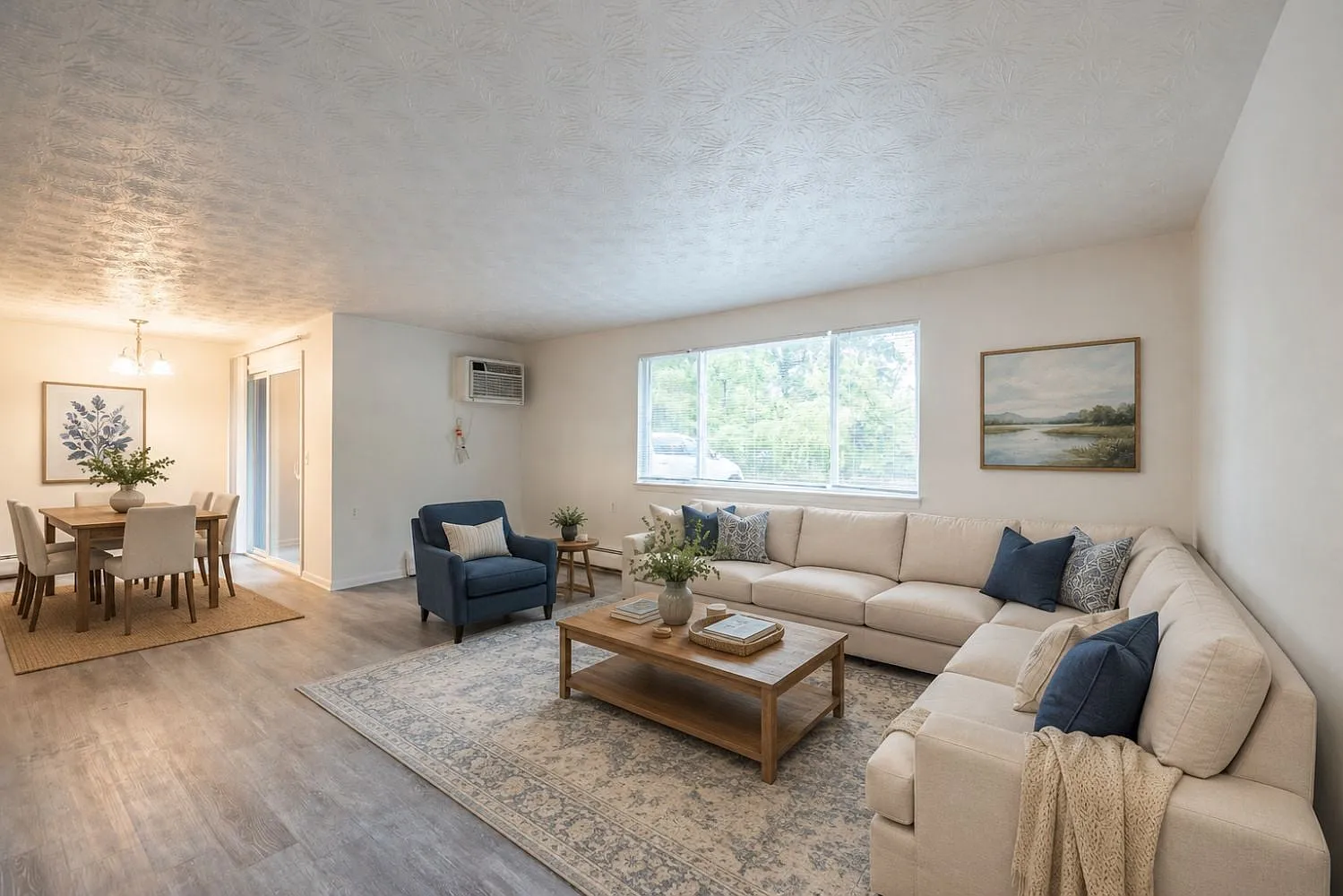 Webster Manor Apartment Homes — Photo 4