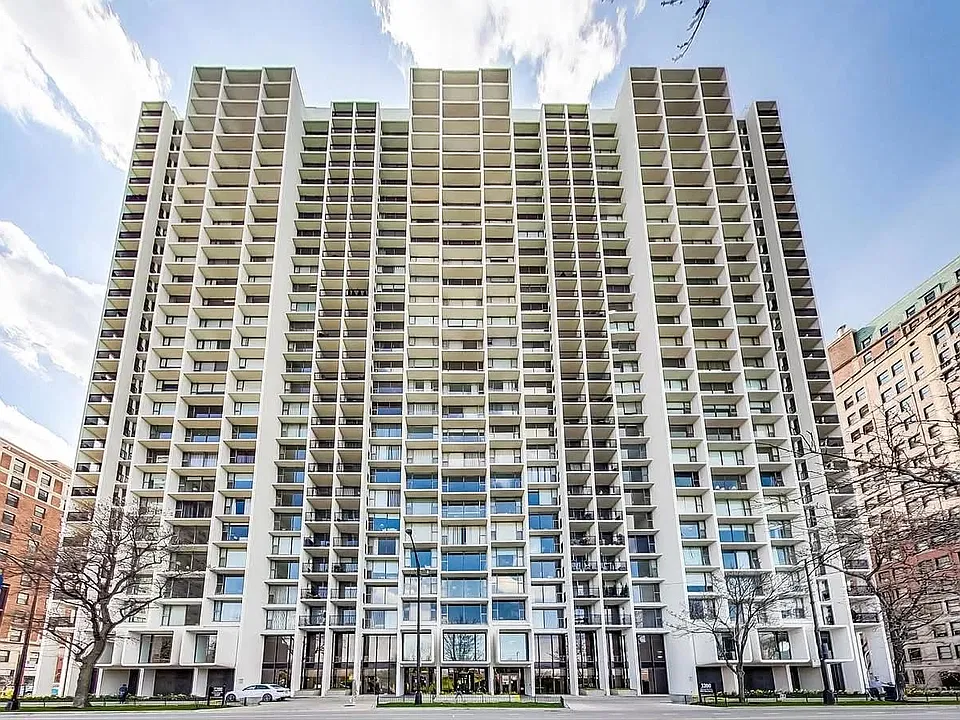 3200 N Lake Shore Dr #709