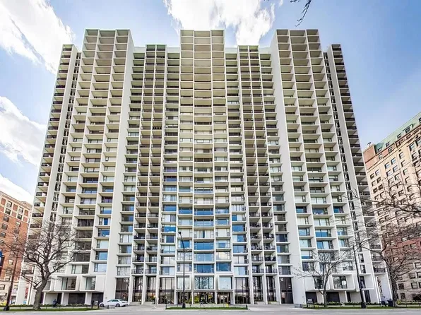3200 N Lake Shore Dr APT 709, Chicago, IL 60657