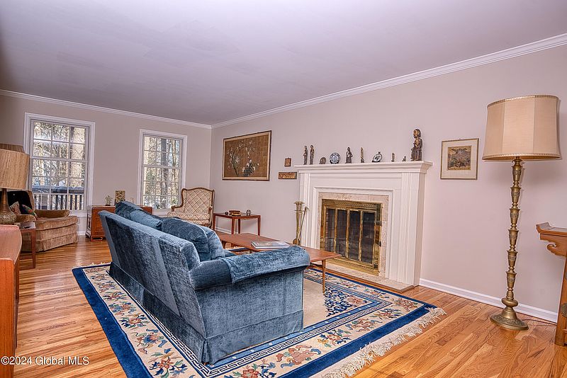3rd image of 203 Oxford Way