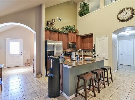4th image of 4407 Glenbrook Ct