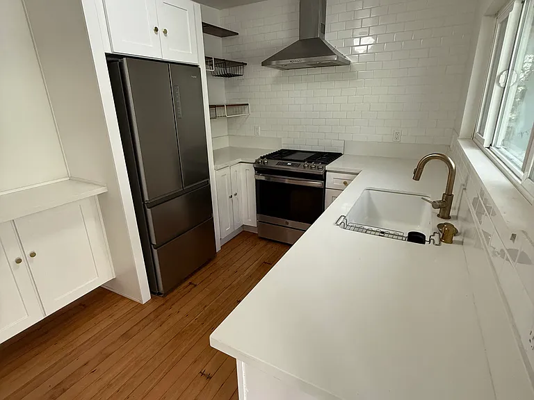 643 Grant St #A — Photo 4
