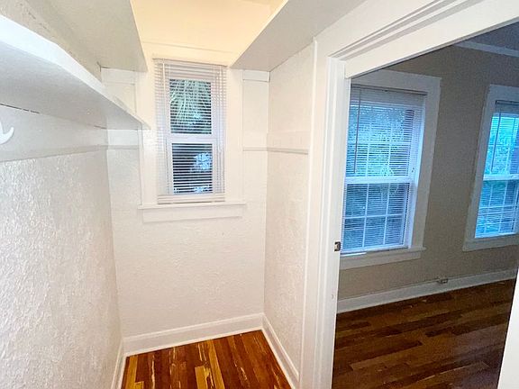 5th image of 323 N Westland Ave APT 12