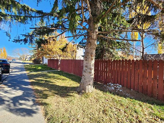 4th image of 239 N 30th Ave NW