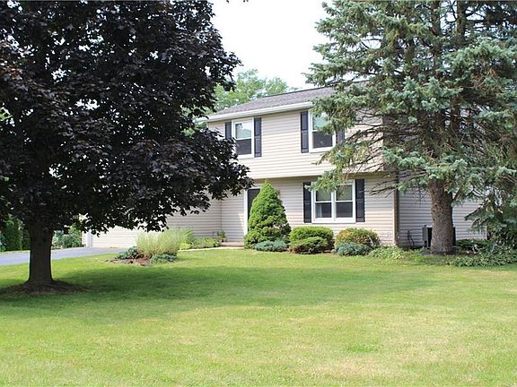 2nd image of 74 Village Walk