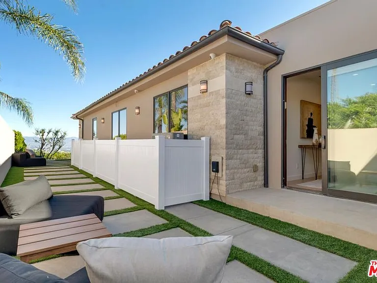 3116 Elvido Dr — Photo 37