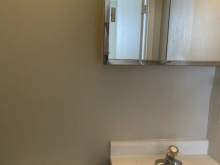 923 E College St #2S — Photo 13