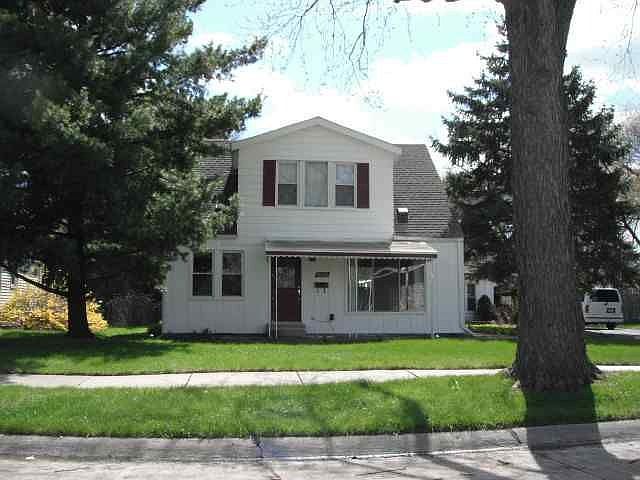 1st image of 19454 Eastwood Dr