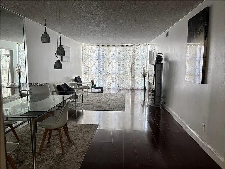 800 Parkview Dr #823 — Photo 7