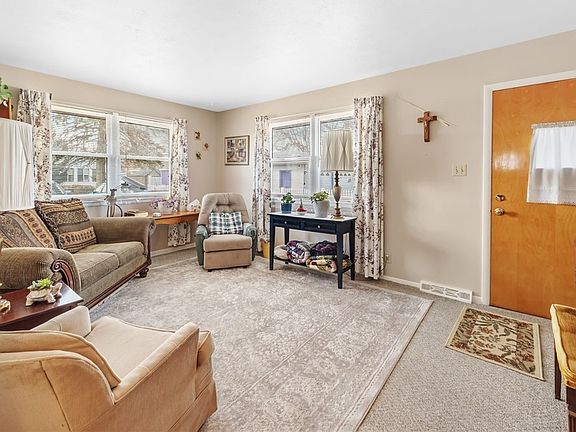 5th image of 590 & 592 Herbert Rd