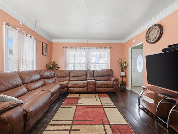 4th image of 6409 Fairfield Ave