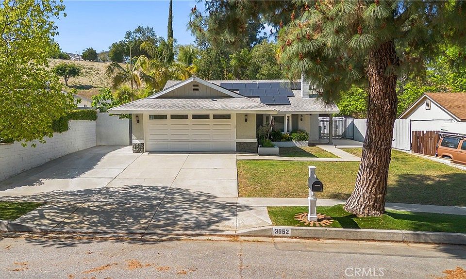1st image of 3652 Bayberry Dr