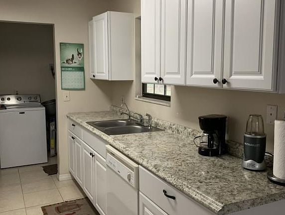 3rd image of 144 NE 60th Ave