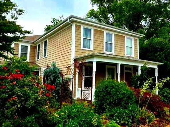 705 Charlotte St, Fredericksburg, VA 22401