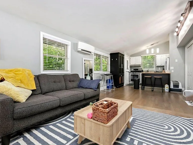 677 Holmes St NW — Photo 3