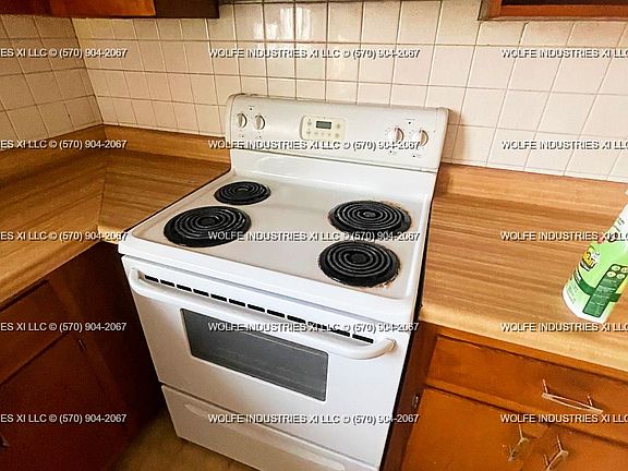 4th image of 206 Lackawanna Ave Floor 2