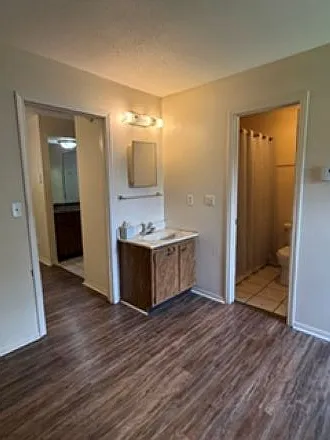 1000 E Williams St #8 — Photo 7