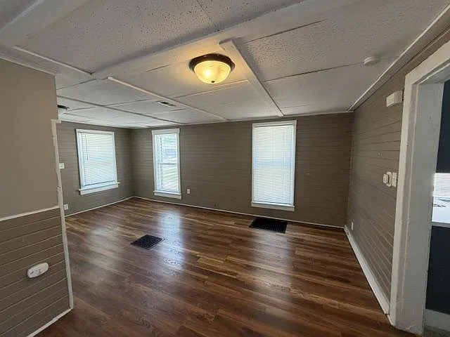 419 W Washington St — Photo 3
