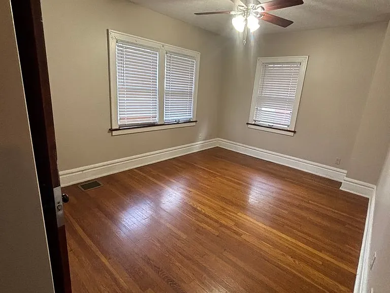 361 E Northwood Ave — Photo 5