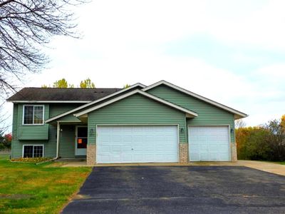 1375 10th Ave SE, Cambridge, MN, 55008