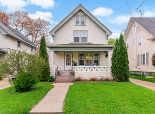 831 Oakland Ave, Waukesha, WI 53186