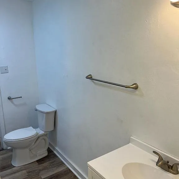 32 Bridge St #4 — Photo 8