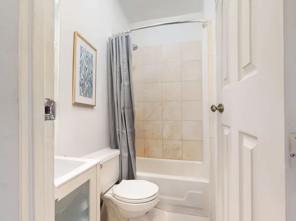 309 East 61st Street image 5 of 7