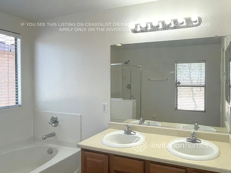 7811 S 63rd Dr — Photo 20