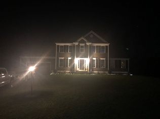 8 Magnolia Ln, Dartmouth, MA 02747