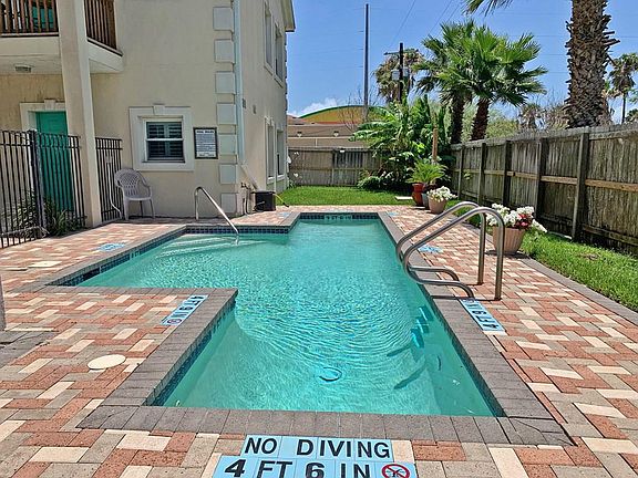 5th image of 107 W Bahama St Unit 6