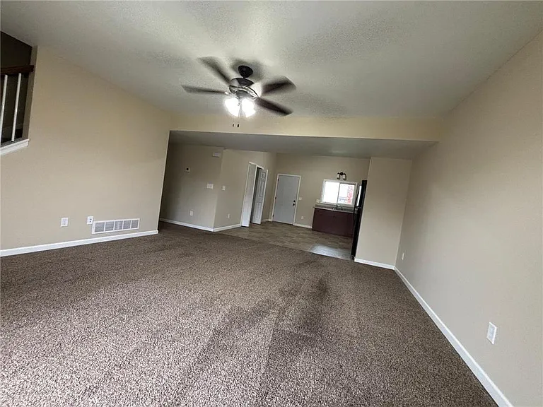 1475 Quail Run — Photo 16