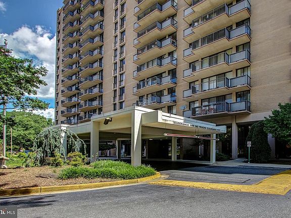 2nd image of 6100 Westchester Park Dr #19