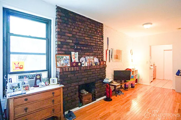 Rented by City Connections Realty | media 35