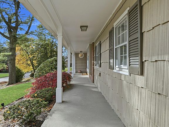 2nd image of 55 Somerset Dr