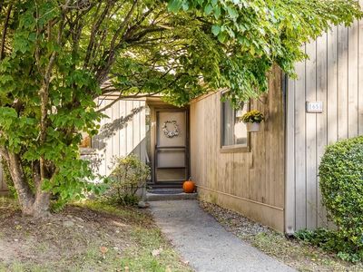 165 Bison Ln #B, Stratford, CT, 06614